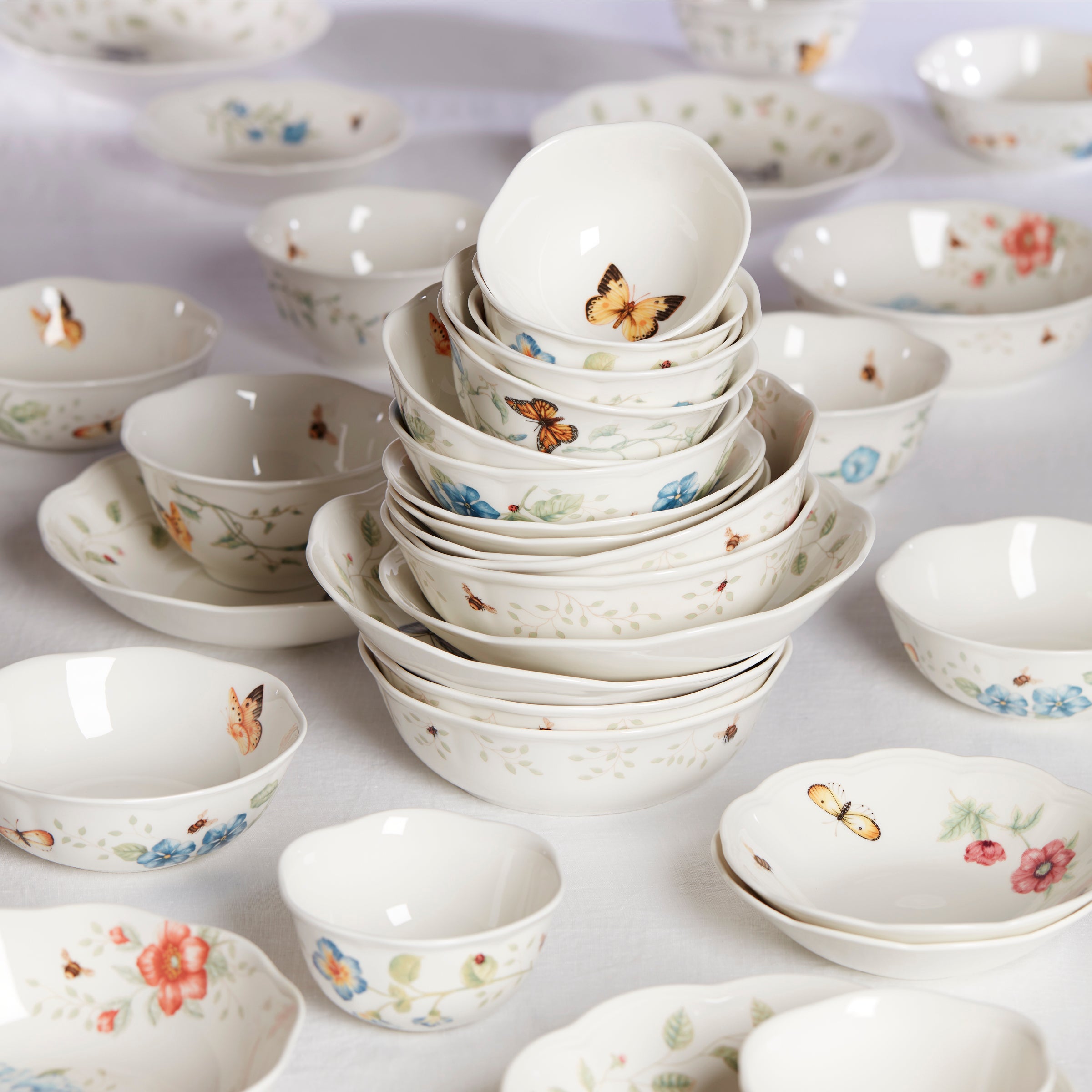 Scalloped Porcelain Dessert Bowl - Image 4
