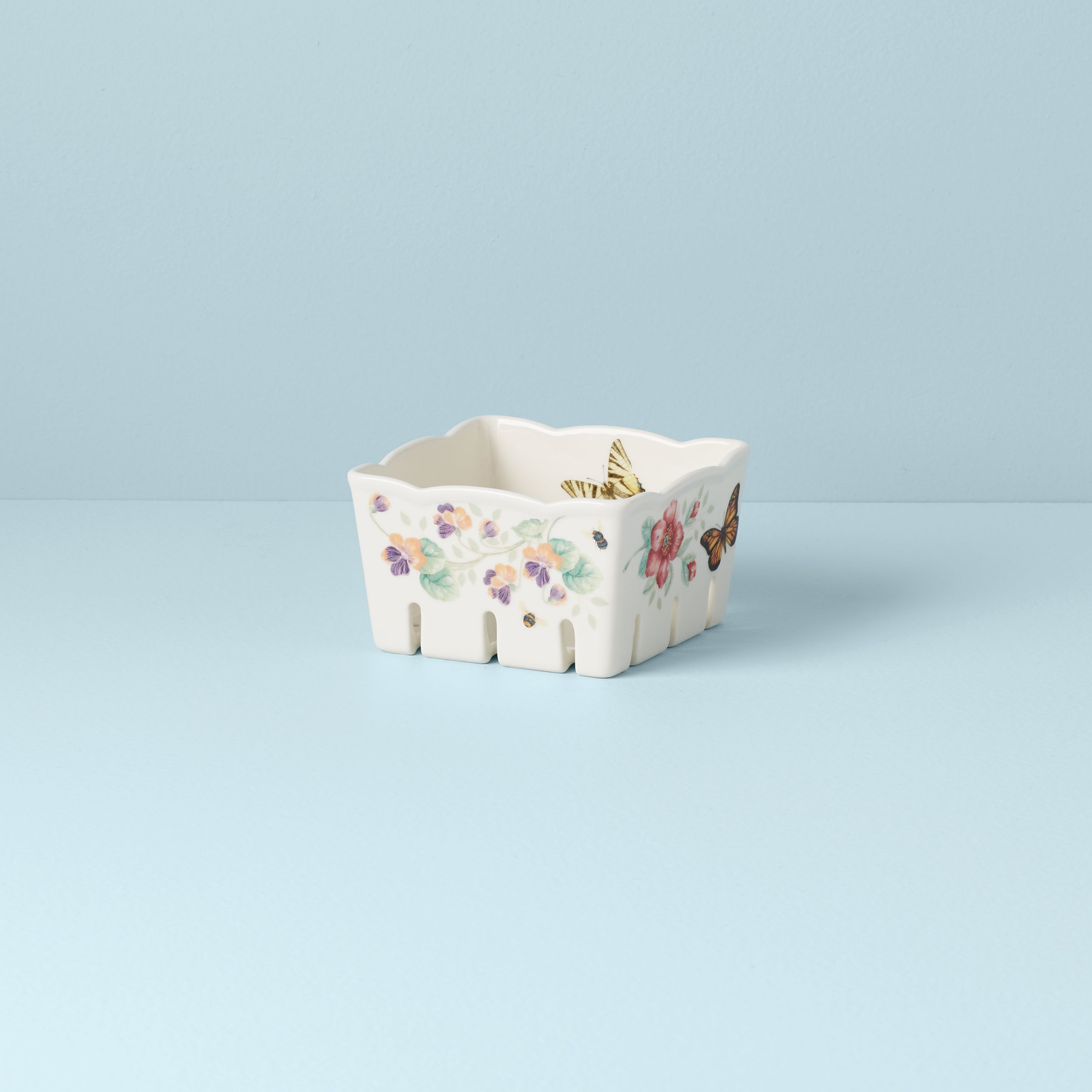 Porcelain Berry Bowl