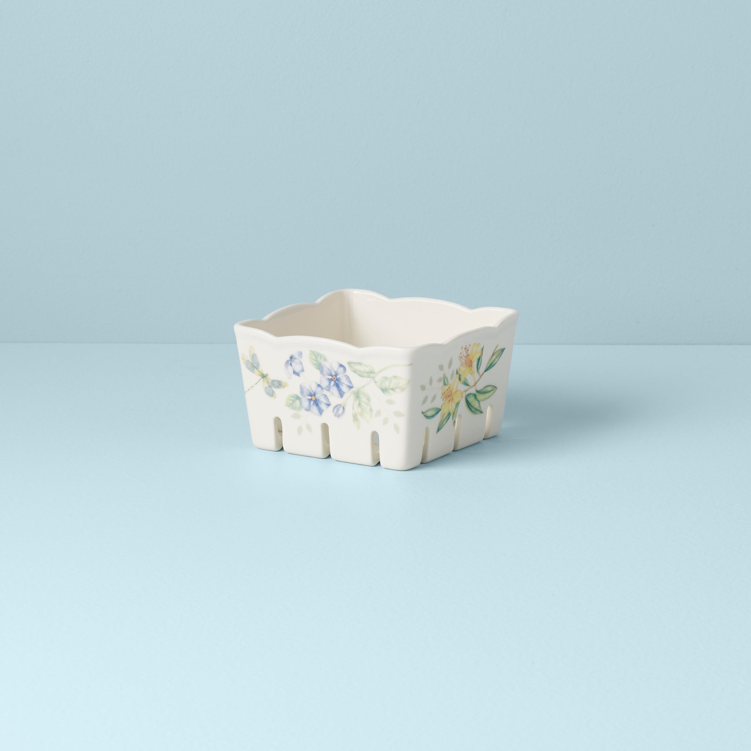Porcelain Berry Bowl - Image 2