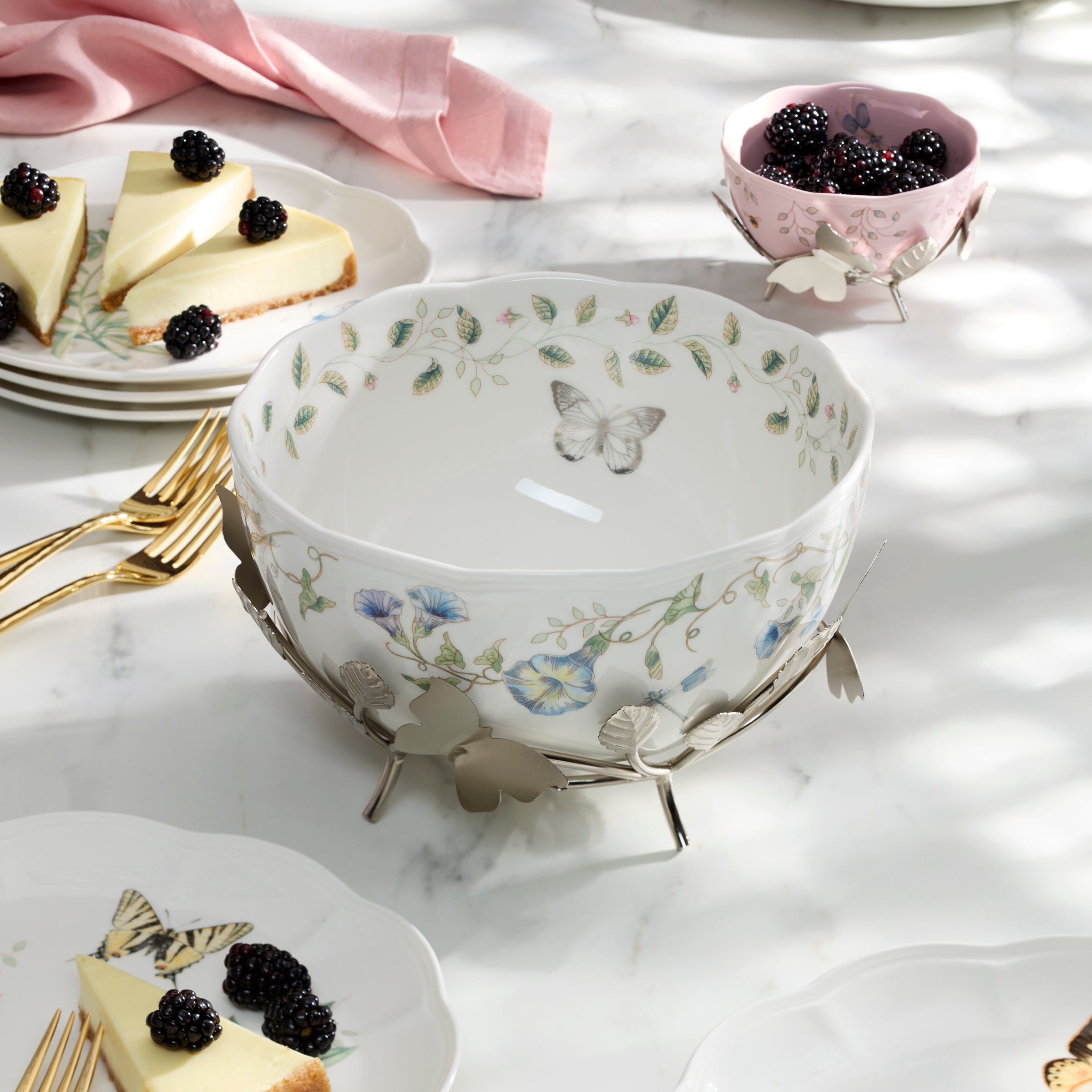 Mini Floral Display Bowl with Metal Stand - Image 3